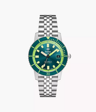Zodiac ZO9310 Compression Diver Automatic Stainless Steel Green Zodiac ZO9310 Compression Diver Automatic Stainless Steel Green