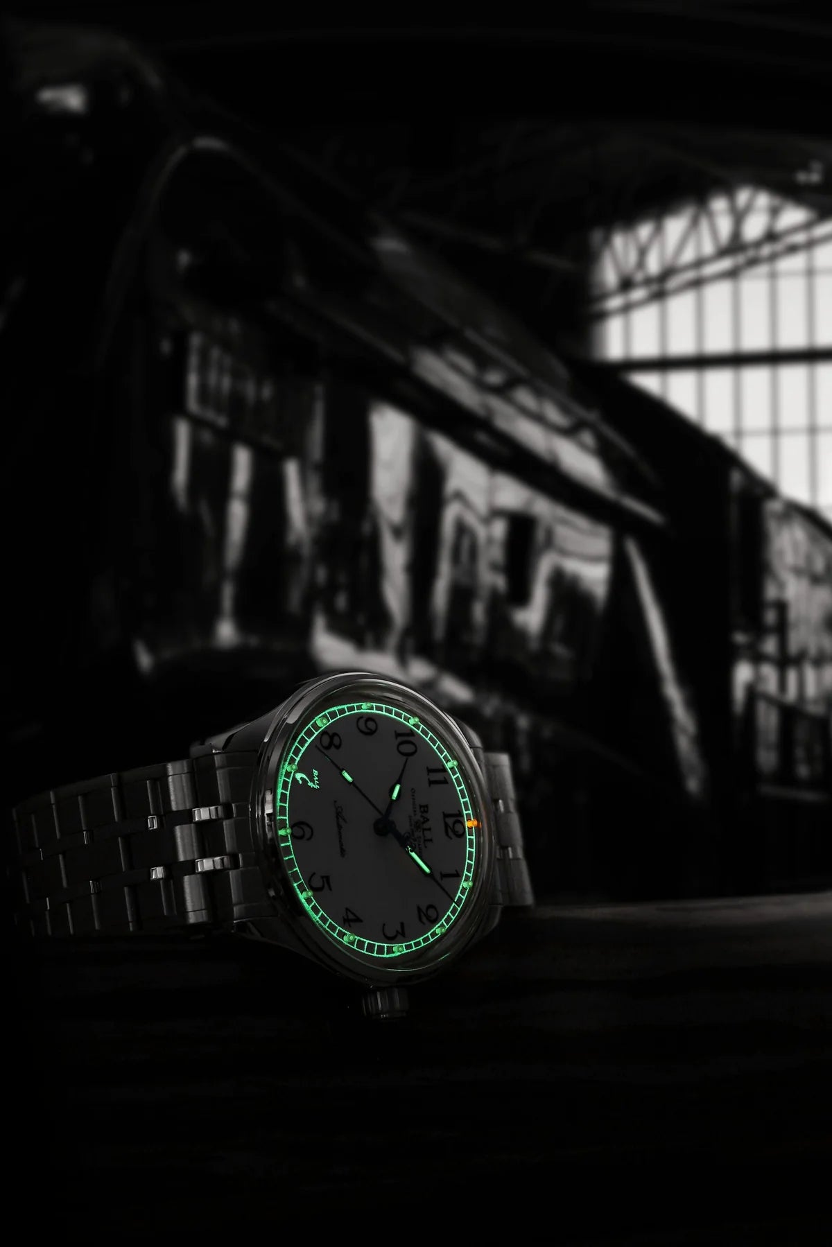 Medium-NM3888D-S9J-WH_shot01