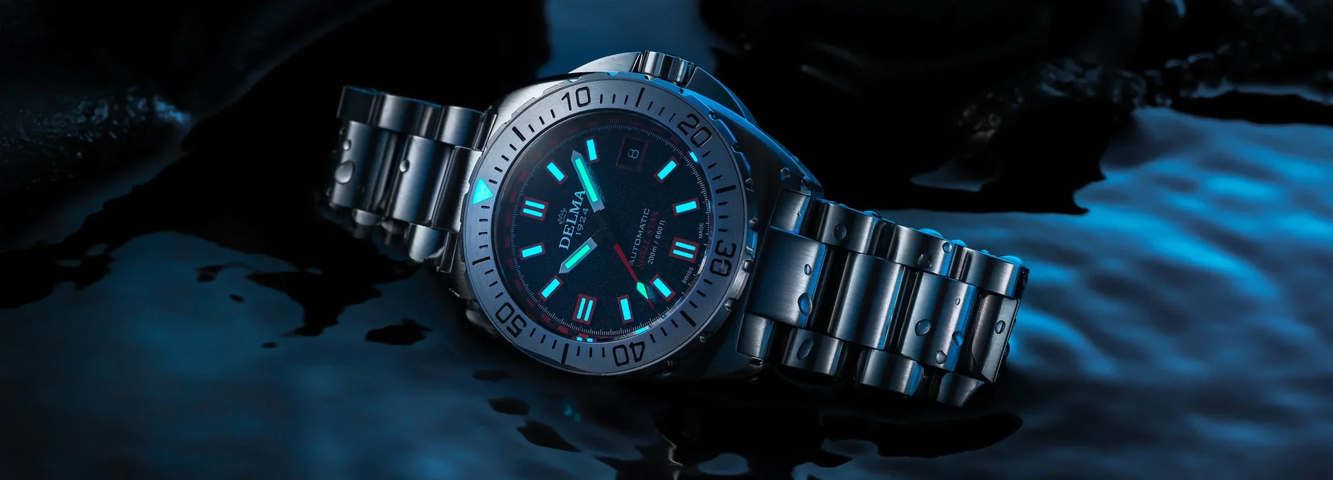 DELMA_Shell_Star_41_Lume_Black_Dial_Bracelet_Desktop