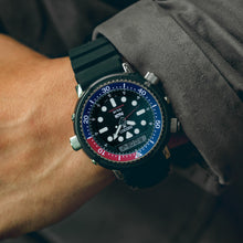 Seiko SNJ027 Padi Solar Arnie Hybrid Diver // Pre-Owned