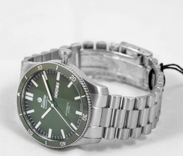Tutima 6106-04 Grand Flieger Airport Automatic Green Stainless