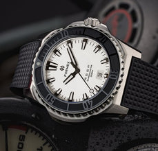 Formex 2200.1.6312.910 Reef Automatic White Dial Chronometer