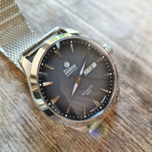 Tutima 6105-20 Sky Automatic Grey Fume Dial Milanese Bracelet