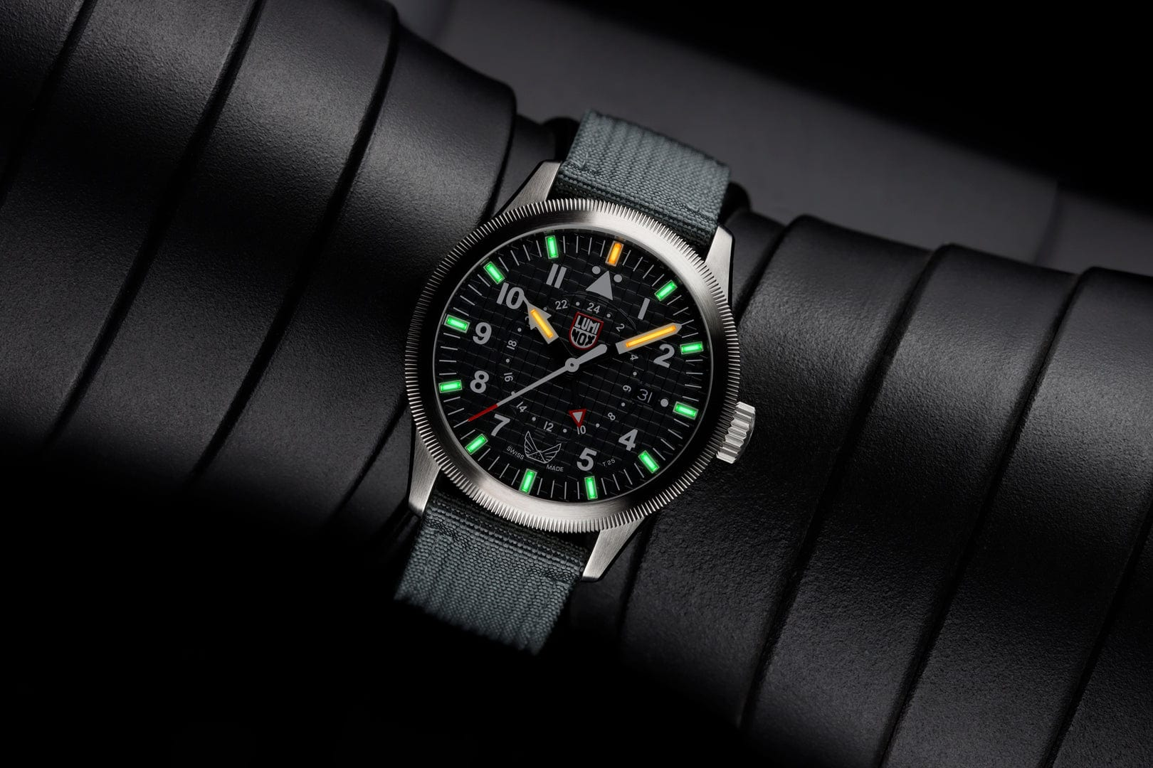 ヴォルカニックアーティファクト Luminox XA.9522.VOL Volition America Flight Force GMT Pilot Watch