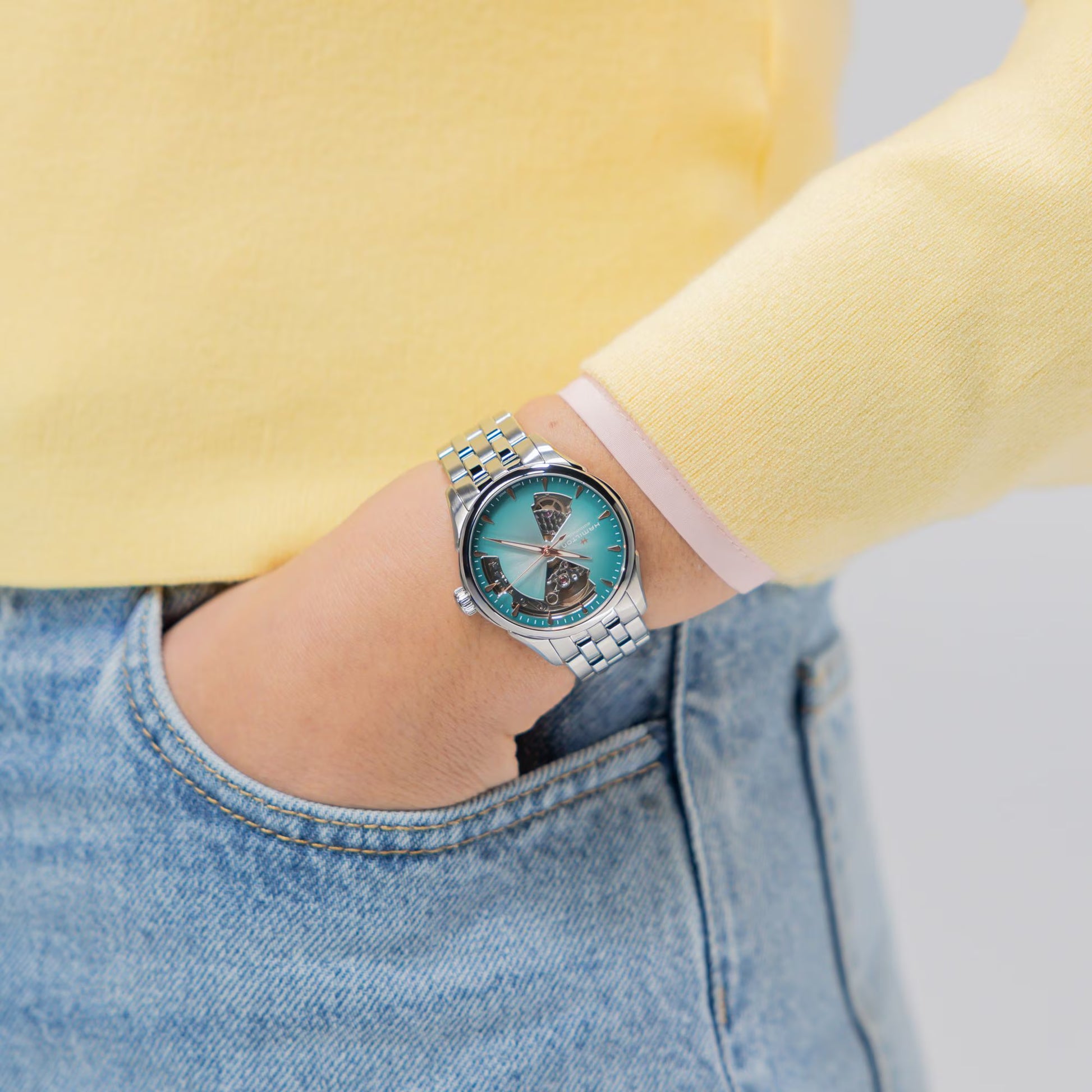 h32215143_wristshot