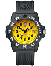 Luminox Scott Cassell UVP Special Edition with Dive Mask Storage Box
