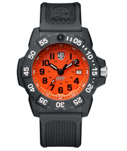 Luminox Scott Cassell UVP Special Edition with Dive Mask Storage Box