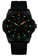 Luminox XS.3135 Pacific Diver Crimson Red